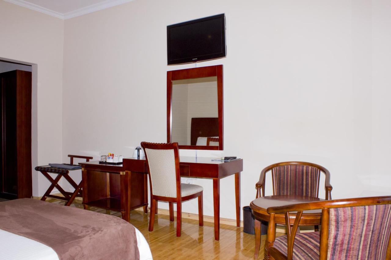 Icon Hotel Chingola Ruang foto